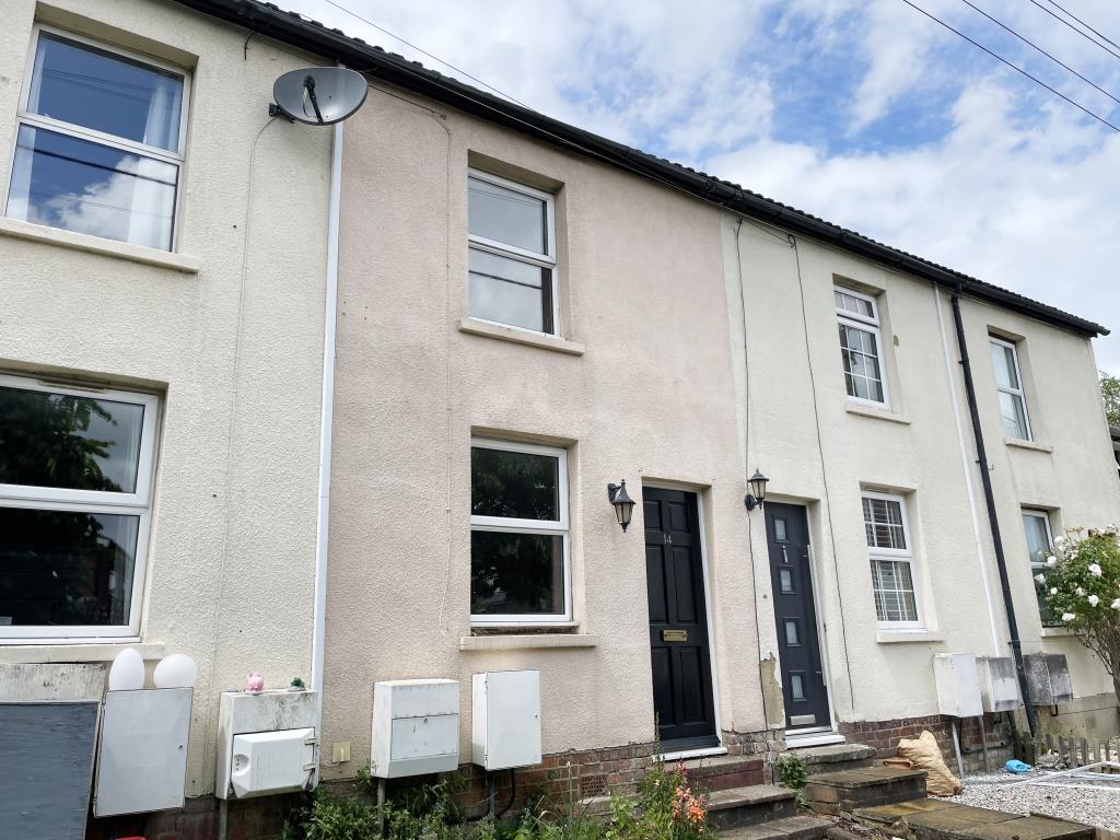 Lot: 162 - MID-TERRACE HOUSE IN NEED OF REFURBISHMENT - outside image of property from street